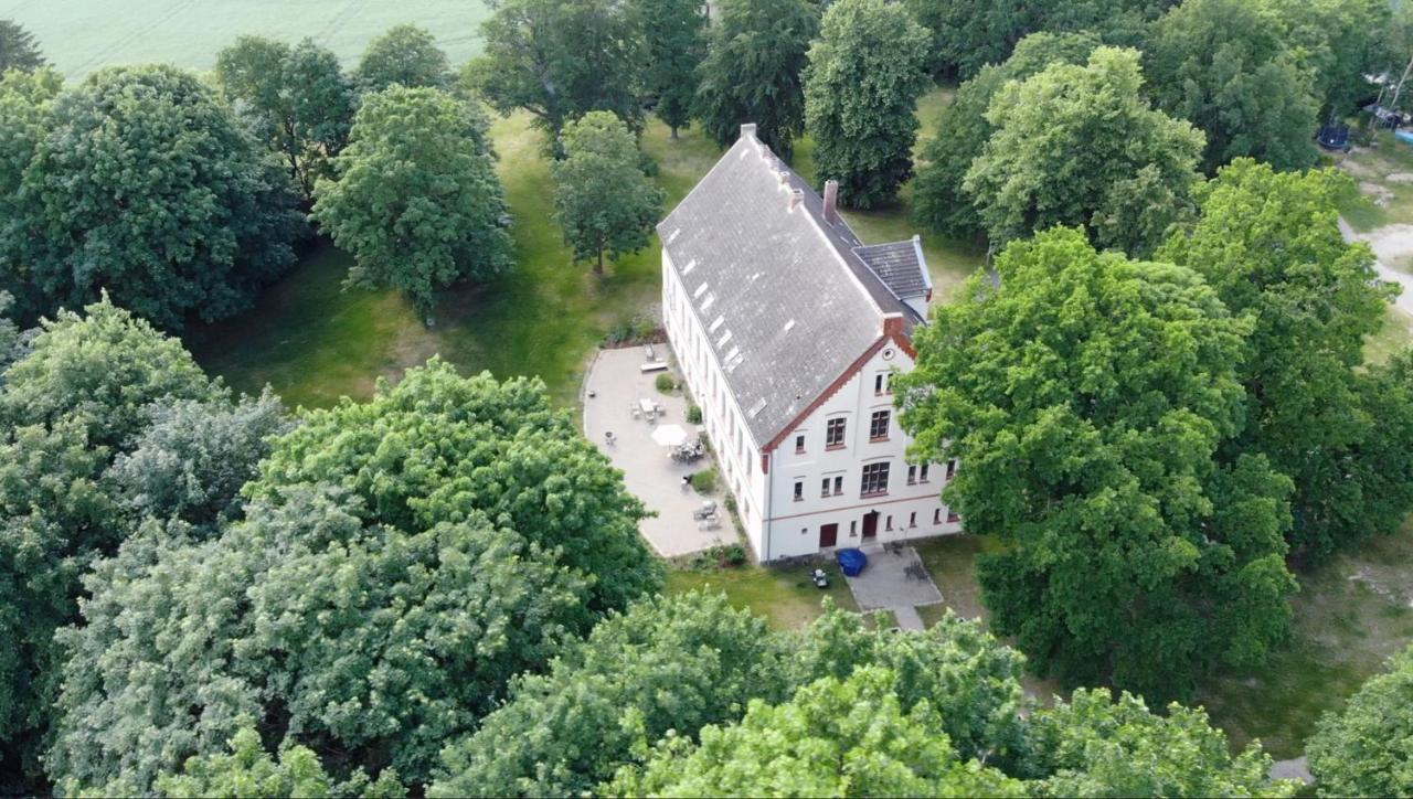 Gutshaus Zarchlin Apartment Barkhagen Exterior photo
